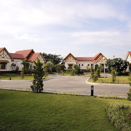 Myat Taw Win Hotel Naypyidaw Oda fotoğraf