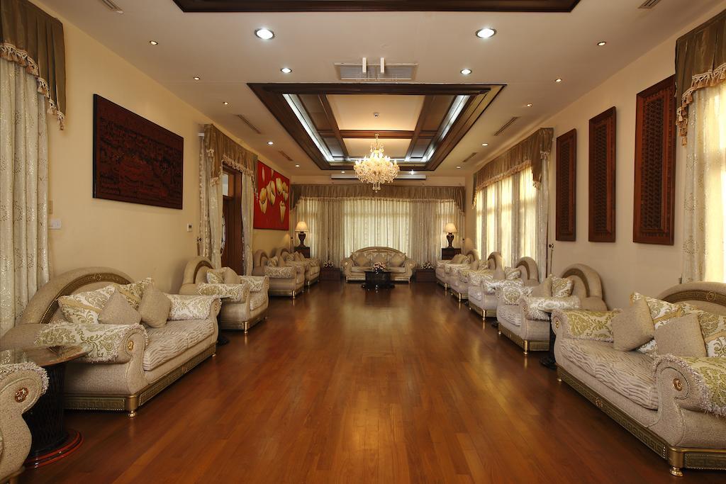 Myat Taw Win Hotel Naypyidaw Oda fotoğraf